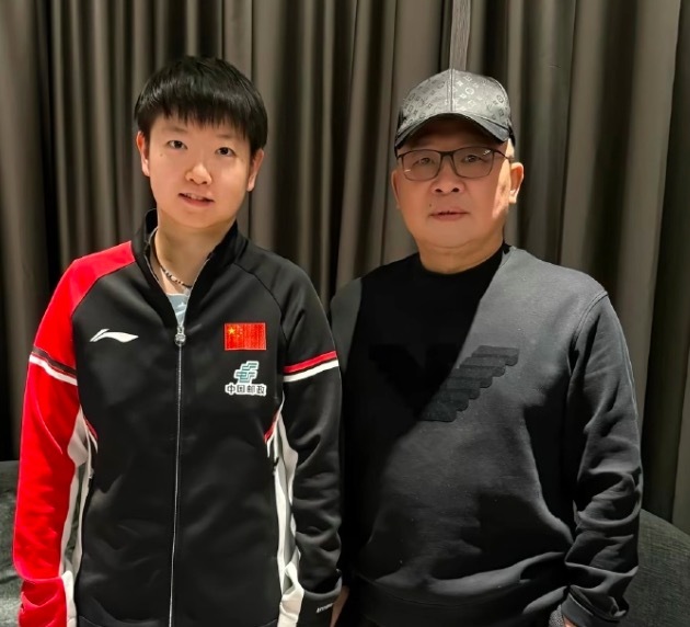 孙颖莎挪动的合影牌号 凭善意圈粉渊博